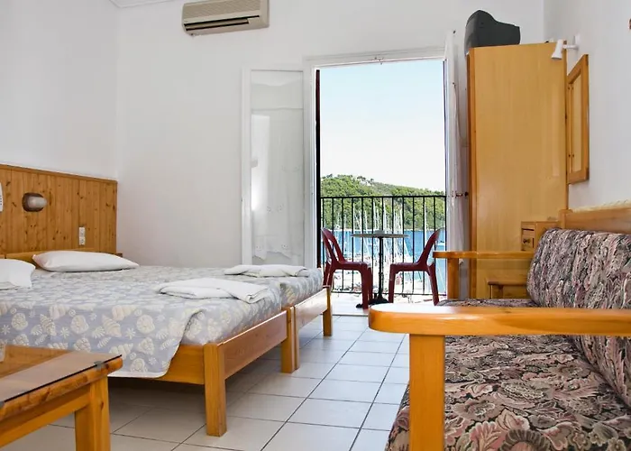 Aparthotel Christina 2*