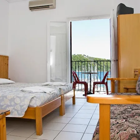 Aparthotel Christina 2*